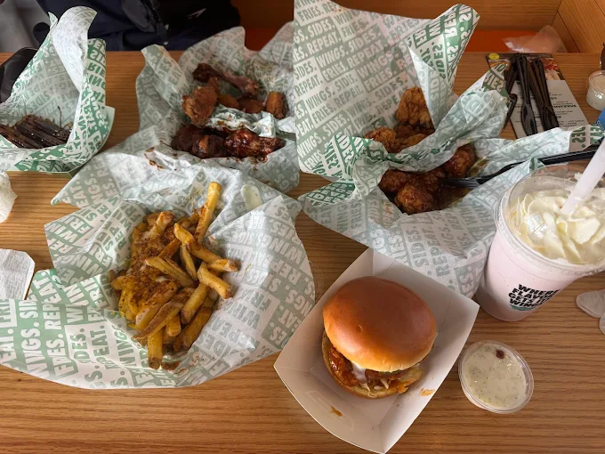 Wingstop Jumeirah  (2)